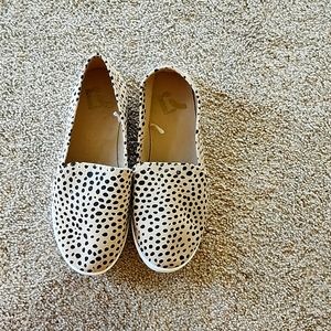 Women size 6 ten and black animal print shoes, lower style